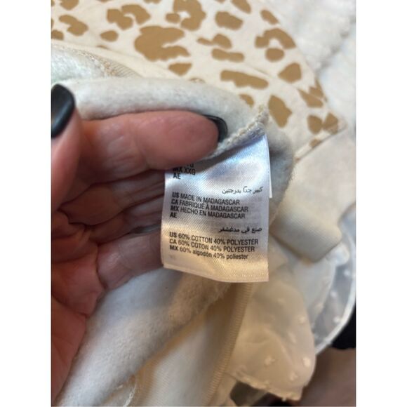 Karen Scott NWOT XXL Cheetah sweatshirt - Picture 6 of 6